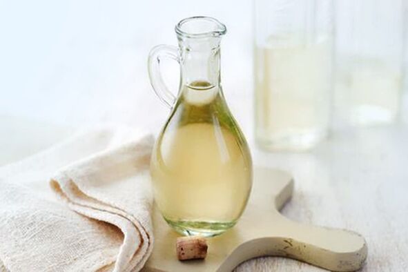 Vinegar is an effective agent that destroys pathogens of mycoses